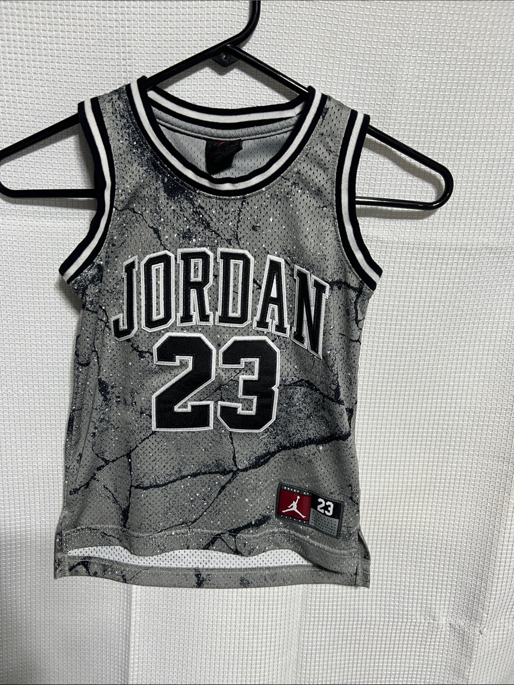 Jordan kids Jersey size small 4/5